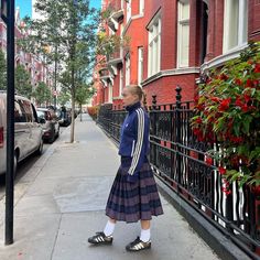 Long Pleated Skirt Outfit, Tartan Skirt Outfit, Korean Mens Fashion, Thrift Store Outfits, Check Skirt, Transition Outfits, Current Styles, Summer Style Casual