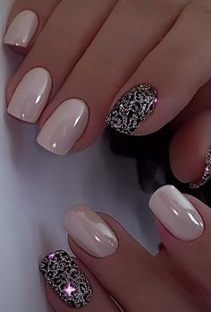 Nail Ideas Regular Polish, Modele Thonjsh, Acrylic Removal, Classy Gel Nails, Pedi Designs, Acrylic Application, Glitter Accent Nails, Manicure Nail Designs