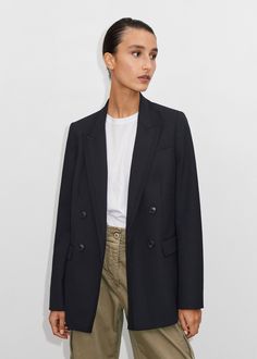 A failsafe investment for both your office and off-duty outfitting, ME+EM's slim-fit Black Double-Breasted Forever Blazer is crafted from soft wool-blend tailoring and is shaped with a double-breasted front. Falling to a longline silhouette and detailed w Black Linen Blazer Outfit Women, Linen Blazer Outfit Women, Short Shift Dress, Vest Layering, Navy Striped Shirt, Satin Joggers, Combat Trousers, Combat Pants, Blazer Outfits For Women