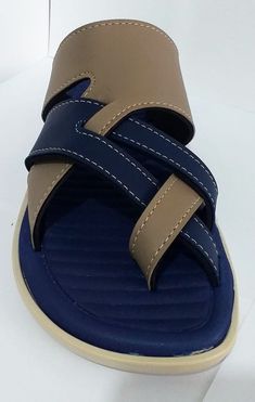 Casual Leather Sandals, Casual Shoes Women Sneakers, Mens Sandals Fashion, Gents Shoes, Leather Slippers For Men, Trending Womens Shoes, Fashion Shoes Sandals, Shoes Outfit Fashion, Men's Slippers