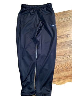 NIKE THERMA-FIT Sweatpants Men’s SMALL Black Silver SWOOSH Comfortable Polyester. Condition is "Pre-owned". Shipped with USPS Parcel Select Ground. Nike Go-dry Joggers For Jogging, Nike Casual Joggers For Training, Casual Nike Joggers For Training, Nike Go-dry Joggers For Gym, Nike Go-dry Sweatpants For Sports, Nike Sweatpants With Go-dry For Sports, Nike Sportswear Joggers For Training, Nike Go-dry Joggers For Sports, Nike Moisture-wicking Sweatpants For Sports