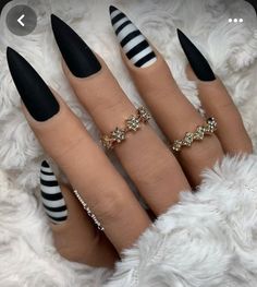 Nail Art Designs On Black Nails, Black And White Chevron Nails, Striped Nails Black And White, Black And White Stripe Nail Designs, Black And Grey Valentines Nails, Black And White Goth Nails, Black And White Stripe Nails, Black Nails Acrylic Stilettos, Black Stilleto Nails Designs