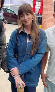 Dakota Johnson 2023 Hair, Dakota Johnson Haircut, Dakota Johnson 2024, Dakota Johnson 2023, Dakota Johnson Bangs, Dakota Johnson Hair, Dakota Johnson Street Style, Jennifer Lawrence Style, Girl Dj