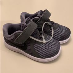 Brand New Never Worn Charcoal And Black Nike Toddler Sneakers Nike Shoes For Boys, Nike Kyrie 3, Jordan 1 Low Green, Nike Force 1, Black Tennis Shoes, Nike Zoom Kobe, Nike Presto, Toddler Nikes, Nike Force