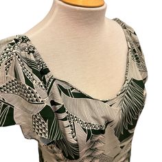 Comfortable & Elegant Dress For party or any dinner out occasions. The diagonal plants print is so tropical and make your moods uplift as if you are in resort anywhere. There are different color patterns with the same design. It goes well with various accessories, so let's coordinate it and go out! medium weight high quality Rayon100% Made in USA, Hawaii Pull on styling Fitted Leaf Print Summer Dress, Fitted Summer Dress With Leaf Print, Elegant Tropical Print Summer Dress, Elegant Summer Dress With Tropical Print, Chic Green Tropical Print Dress, Elegant Tropical Print Dress For Garden Party, Hawaiian Plants, Plants Print, Dress For Party