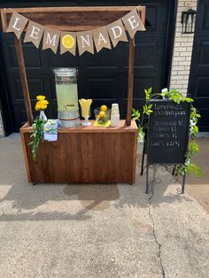 a lemonade stand is set up outside