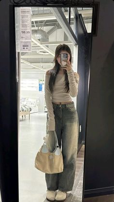 #ulzzang #fashion Y2k Outfits Downtown, Abg Style Outfit Winter, Back To School Outfits Korean Style, Korean Fashion School Outfits, Outfit Ideas Yesstyle, New Jeans Style Outfit, Fancy Ish Outfits, Chinese Fashion Women Casual, Yesstyle Outfits Korea