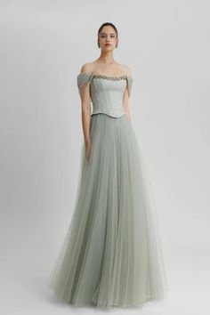 Dress Korea, Draped Sleeves, Off Shoulder Gown, Unique Prom Dresses, Drape Sleeves, Foto Ideas Instagram, Glam Dresses, Flared Skirt, Long Dresses