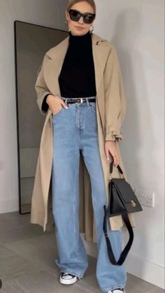 Garbadine Outfit, 2022 Fall Pants, Thrifted Chic Outfits, Gabardine Outfit, Ootd Trench, Minimalist Classic Style, Mode Zara