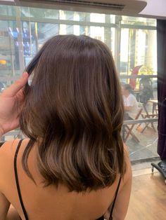 Brown Hair Inspo Brunettes Short, Short Hair Subtle Highlights, Short Carmel Highlights, Cute Short Dark Hair, Shorter Dark Brown Hair, Short Lowlighted Hair, Brown Hair Short With Highlights, Short Thick Brunette Hair, Ombre Brown Hair Short