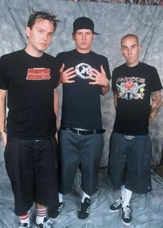 Pop Punk Outfits Men, Skate Punk Fashion, 2000s Aesthetic Men, Blink 182 Outfit, 2000s Skater Fashion, 2000s Punk Fashion, 2000s Boys Fashion, Pop Punk Outfits