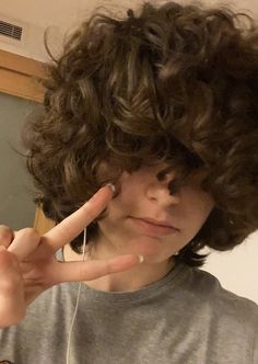 Gender Fluid Haircuts Curly, Very Short Curly Haircuts, Dream Haircut, Ginger Guys, Poofy Hair, I'm Jealous, Androgynous Hair