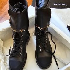 This Listing Is For A Pair Of Authentic New + Unworn Boots In Perfect Condition. Also In A Hard To Find Size! I Purchased Them For Myself But Never Had An Occasion To Use Them. They Belong With You So Please Enjoy Them! Aw 2022 Chanel Lace Up Combat Boots Size 37 Us / 37 Eu / Tts / Bit Narrow Toe Box Style#: G37808 Y5604435 Material: Calfskin & Lambskin ______________________________________ Design Points: Chanel Gold Metal Letter Logo Laces Go Up To Ankles, Made Of Sturdy Waxed Coated Cotton La Chanel Combat Boots, Lace Combat Boots, Suede Combat Boots, Leather Snow Boots, Chanel Boots, Chanel Box, Leather Biker Boots, Metal Letter, Lace Up Combat Boots