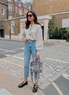 Jeans Outfit Winter, Jeans Outfit Fall, Look Jean, Mum Fashion, 2024 Style, Transition Outfits, Work Style