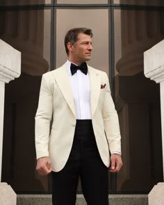 Step into the spotlight with SIGNORI's ivory tuxedo, a masterpiece of craftsmanship and elegance, designed for moments when only the exceptional will do. Embrace the pinnacle of luxury and make a statement that transcends time. White Tuxedo Men, White Tuxedo Wedding, Ivory Tuxedo, White Tuxedo Jacket, Peak Lapel Tuxedo, Black White Tuxedo, White Wedding Suit, White Tux, Suit Inspiration