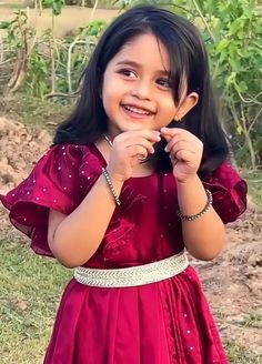 Cute Queen, Sun Tv, Bad Girl Style, Glitter Makeup Looks, Children Wear, Small Girl, Best Pose For Photoshoot, Girl Dress Patterns