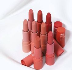 Matte Skin Makeup, Cheap Lip Gloss, Korean Beauty Makeup, Bee Makeup, Makeup Companies, Makeup Nails Designs, Lipstick Designs, Lots Of Makeup, Makeup Store