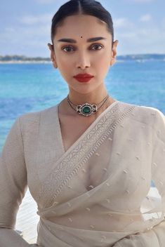 Cream Saree Blouse, White Blouse Designs, Full Sleeves Blouse Designs, White Sari, Maroon Suit, Sabyasachi Sarees, Aditi Rao Hydari, Aditi Rao, Full Sleeve Blouse