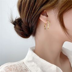 Perk up your casual outfit with these gleaming 18k gold-plated beauties sporting a simple-but-chic shape that's endlessly versatile. 0.98" Diameter 18k gold-plated copper Alloy Earrings, Flower Hair Accessories, Travel Wedding, Beauty Bag, Fashion Accessories Jewelry, Casual Outfit, Twine, Floral Lace, Mens Jewelry