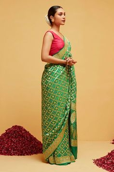 Green saree with bandhani, floral banarasi woven motifs in diamond pattern. Comes with running blouse piece. - Aza Fashions Fitted Pre-draped Saree With Zari Weaving For Puja, Traditional Banarasi Silk Fitted Pre-draped Saree, Green Bandhani Print Choli For Puja, Banarasi Silk Traditional Wear With Bandhani Print, Fitted Banarasi Silk Pre-draped Saree With Cutdana, Traditional Wear In Banarasi Silk With Bandhani Print, Banarasi Silk Pre-draped Saree For Navratri, Transitional Brocade Pre-draped Saree, Transitional Season Brocade Pre-draped Saree