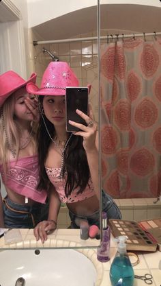 Cowgirl Halloween Costumes, Halloween Costumes For Teens Girls, Cute Group Halloween Costumes, Best Friend Halloween Costumes, Bff Halloween Costumes, Costumes College, Duo Halloween Costumes