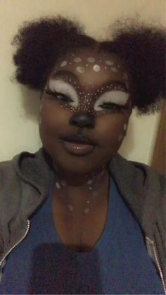 Face Make Up Halloween Ideas, Face Paint Looks Halloween Makeup, Creative Makeup Halloween, Halloween Cute Makeup Ideas, Brown Halloween Makeup, Halloween Makeup Cute Simple, Silly Makeup Ideas, Deer Makeup Black Woman, Face Paint Easy Ideas