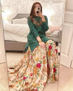 Casual Garara Dress, Floral Gharara, Summer Dress Designs Pakistani, Fancy Dresses Designs, Party Wear Dress Ideas, Garara Suits Designs, Gharara Designs, Designer Dresses Elegant, Pakistani Fancy Dresses