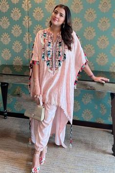 Shop for Payal Singhal Pink Silk Floral Print Kaftan And Jogger Pant Set for Women Online at Aza Fashions Payal Singhal Kaftan, Kaftan Pant Set, Kaftan With Pants, Saree Stitching, Kaftan Sleeves, V Neck Kaftan, Tulip Pants, Co Ords Outfits, Payal Singhal