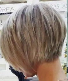 Raspberry Bars, Gorgeous Gray Hair, Creative Hair Color, Straight Blonde Hair, Choppy Bob, Choppy Bob Hairstyles, Short Layered Haircuts