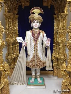 A beautiful pure handmade clothes for Lakshmi Narayan, Ram Ji, Laxman Ji Krishna Ji with Pagadi. Also, we can customize it for Radha Krishna, ISKCON Radha Krishna Deities, and Ram Darbar-Sahajanand swami Clothes. This is purely handmade with embroidery So, We will contact you once you place the order and we need the size of your Marble deities. We can also provide other customization in color and pattern so please contact us. Note: Only Clothes no accessories. White Traditional Drape Sherwani For Puja, Radha Krishna Iskcon, Iskcon Radha Krishna, Laxman Ji, Sahajanand Swami, Krishna Iskcon, Swami Narayan, Garba Outfit, Lakshmi Narayan