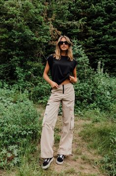 THIS SALE ITEM IS FINAL SALE! Take your look to new heights with the Lui Pants! These utility-style pants feature a zipper fly, wide-leg cut, and multiple pockets to keep all your stuff handy. Whether you're daringly stylish or classically cool, these pants are sure to make a statement. Get ready to take on anything! *Wide leg* Material Content: 100% Nylon Material Pattern: Solid Montana is 5’8” wearing a small Model Measurements: Montana Height: 5'8" // Chest: 33" // Waist: 25.5" // Hips: 37" C Best Hiking Pants, Camping Outfits, Baggy Pants, Brunch Outfit, Hiking Pants, Hiking Outfit, Bagpack, Boutique Clothing, Vintage Clothing