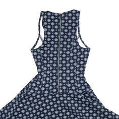 Item is in good used condition. >Size: UK 4 >Armpit To Armpit: 15" >Armpit To Cuff: N/A" >Collar To Hem: 22" Navy Sleeveless Stretch Dress, Navy Fitted Sleeveless Dress, Wholesale Shoes, Cardigan Coat, Active Wear Tops, Fit Flare Dress, Dress Blue, Board Shorts, Coat Dress