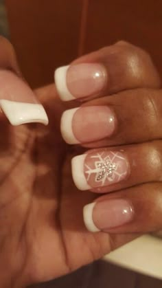 Snowflake Nails Overlay Christmas Nails, Snowflake French Tips, Simple Christmas Short Nails, Snowflake Pedicure, Snowflake French Tip Nails, Skiing Nails, Christmas Square Nails, Simple Snowflake Nails, Snow Flake Nail Art