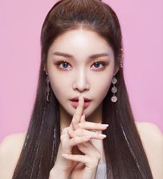 Korean Makeup Look, Very Important Person, Makeup Icons, Memes Kpop, Daily Makeup, Color Lenses, Gorgeous Makeup