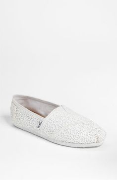 reception shoes - TOMS 'Classic' Crochet Slip-On (Women) available at #Nordstrom #Nordstromweddings Toms Outfits, Lace Toms, Reception Shoes, White Toms, Toms Shoes Outlet, Toms Classic, Bow Flats, Shoes Outlet, White Crochet