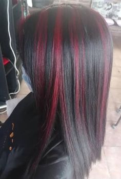 Super Layered Hair Shoulder Length, Red Draculaura Hair, Red And White Skunk Hair, Cherry Red Skunk Hair, Black Hair With Red Chunky Highlights, Skunk Red Hair, Jet Black Hair With Red Highlights, Red Skunk Highlights, Red Streaks In Hair