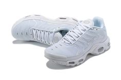 Available in a range of sizes to fit any style, this shoe is a must-have for any fan. Don’t miss out on the opportunity to add this shoe to your collection and experience the ultimate in style, comfort, and performance. Order now and step up your sneaker game! Tn White, Air Max Shoes, Nike Air Max Plus, Air Max Plus, Sneaker Games, Global Style, Running Shoes Sneakers, Timeless Handbag, Nike Air Zoom