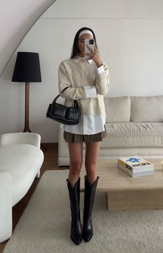 Boots Outfits, Going Shopping, Old Money Style, Winter Fits, Boots Outfit, Old Money, Uniqlo, Fashion Inspo Outfits