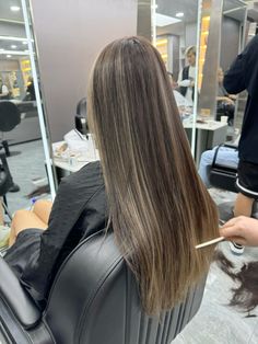 #hair #inspo #hairdye #hairinspo #hairdyeideas Asian Hair Highlights, Blond Highlights, Highlight Ideas, Glamorous Hair, Brown Hair Balayage, Hair Balayage, Asian Hair, Dream Hair