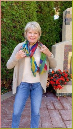 Tie Scarves Tutorial, Tying Neck Scarves, How To Tie Scarves Around Neck, Scarfs How To Wear A, Scarf Folding Ideas How To Tie Scarves, How To Wrap A Scarf Around Neck, Scarf Tieing Ideas Tutorials, Tying Scarves Neck, How To Tie Silk Scarf Around Neck