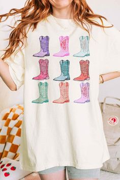 COWGIRL BOOTS WESTERN COUNTRY OVERSIZED GRAPHIC TEEPREMIUM COTTONOVERSIZED FIT Cute White Boots For Fall, White Western Style T-shirt For Fall, White Casual Boots For Fall, Casual White Boots For Fall, Boots Western, Western Boho, Oversized Tee, Cowgirl Boots, Kids Tops