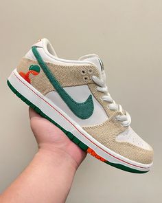 Jarritos X Nike Sb Dunk, New Nike Sneakers, Anime Jewelry, Tenis Nike, Shoes World, Nike Sb Dunk Low, Favorite Shoes, Cute Nike Shoes, Sneaker Stores