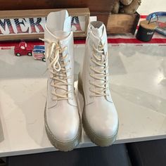 Brand New Steve Madden Size 10 Woman’s Bettyy White Boots Cream Platform Boots With Round Toe, White Round Toe Martin Boots For Fall, White Martin Boots With Round Toe For Fall, Casual Platform Boots With Almond Toe, Casual Almond Toe Platform Boots Medium Width, Casual Platform Boots With Almond Toe For Winter, Casual Almond Toe Platform Boots For Winter, Fall White Martin Boots With Round Toe, Trendy White Lace-up Martin Boots