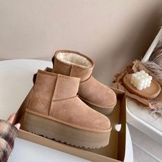 Ugg Classic Ultra Mini Platform Boots Chestnut Size Us 6 =Eu 37 Comes With The Box Fur Snow Boots, Platform Boots Women, Sherpa Sweater, Ugg Classic Ultra Mini, Boots Slippers, High Quality Shoes, Fur Boots, Wholesale Shoes, Style Streetwear