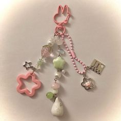 Diy Bracelet Designs, Handmade Wire Jewelry, Beaded Accessories, Beaded Keychains