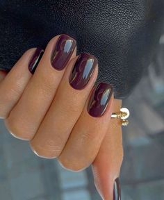 Brown/dark red/burgundy/plum/maroon square fall nails #nails #nailart #nailsofinstagram #naildesign #fallnails #fallnailart Shellac Nails Fall, Plum Nails, Kutek Disney, Wine Nails, Maroon Nails, Milky Nails, Cherry Nails, Nagel Tips, Smink Inspiration