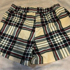 Plaid Shorts Size M Never Worn Casual Plaid Bottoms With Built-in Shorts, Trendy Plaid Short Bottoms, Trendy Short Plaid Bottoms, Chic Plaid Short Bottoms, Chic Plaid Short-length Bottoms, Chic Short Plaid Bottoms, Casual Plaid Pajama Shorts With Elastic Waistband, Trendy Plaid Bottoms For Day Out, Casual High Waist Plaid Shorts