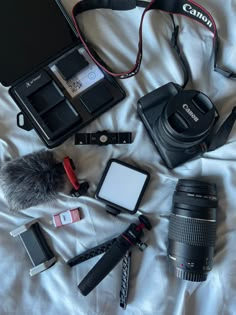 YouTube camera set up, everything you need for YouTube, beginner YouTube, Youtuber Camera Aesthetic, Camera Set Up Aesthetic, Youtube Social Media, New Camera Aesthetic, Phography Aesthetic, Social Media Director Aesthetic, Vision Board Photography Career, Social Media Goals Vision Board, Famous On Social Media Aesthetic