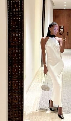 Modest Dubai Outfits Ideas, Jasmine Tookes Dress, Old Money Black Woman, Black Femininity Classy, Formal Dinner Outfit, Jasmin Tookes, Jamaica Outfits, Art Gallery Outfit