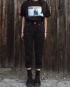 Grunge Looks, Soft Grunge Outfits, Street Style Grunge, Hipster Outfits, Grunge Look, Trendy Street Style, Hip Hop Outfits, Metal Girl, Outfit Trends